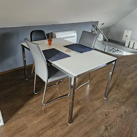 公寓 Quiet Attic In Family House 班斯卡-比斯特里察